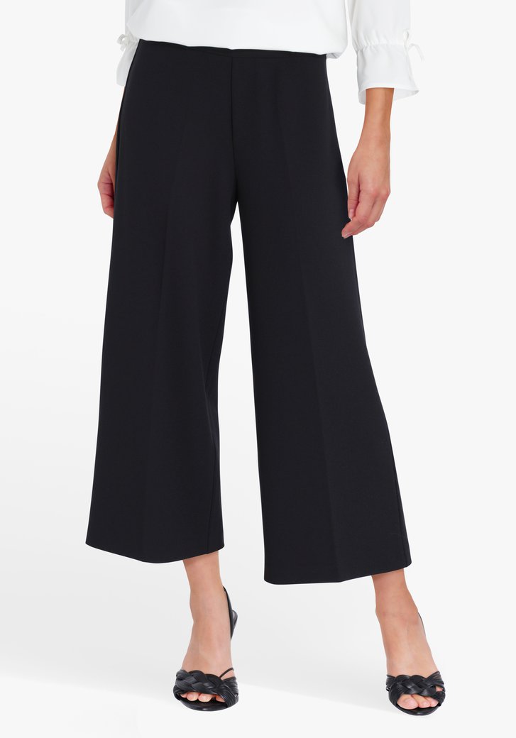Wijde zwarte driekwart broek van Liberty | 5859507 | e5 mode